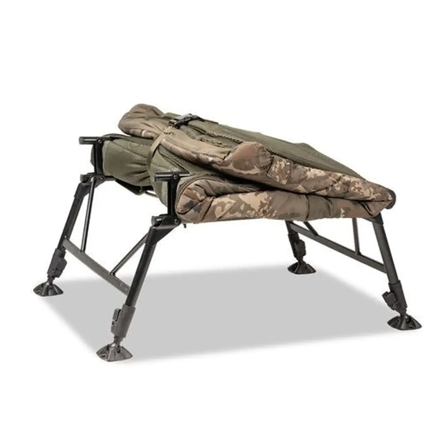 Kevin Nash Group PLC Nash Indulgence 4 Leg Junior Sleep System Camo Kinder-Angelliege| Angelliegen & Karpfenliegen|Weiteres Karpfen Zubehör