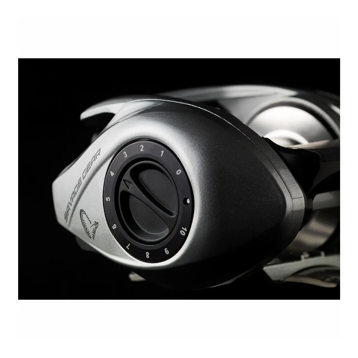 Savage Gear SG10 300 BC RH Rechtshand 5.6:1 Baitcastrolle| Hechtrolle|Hechtrollen